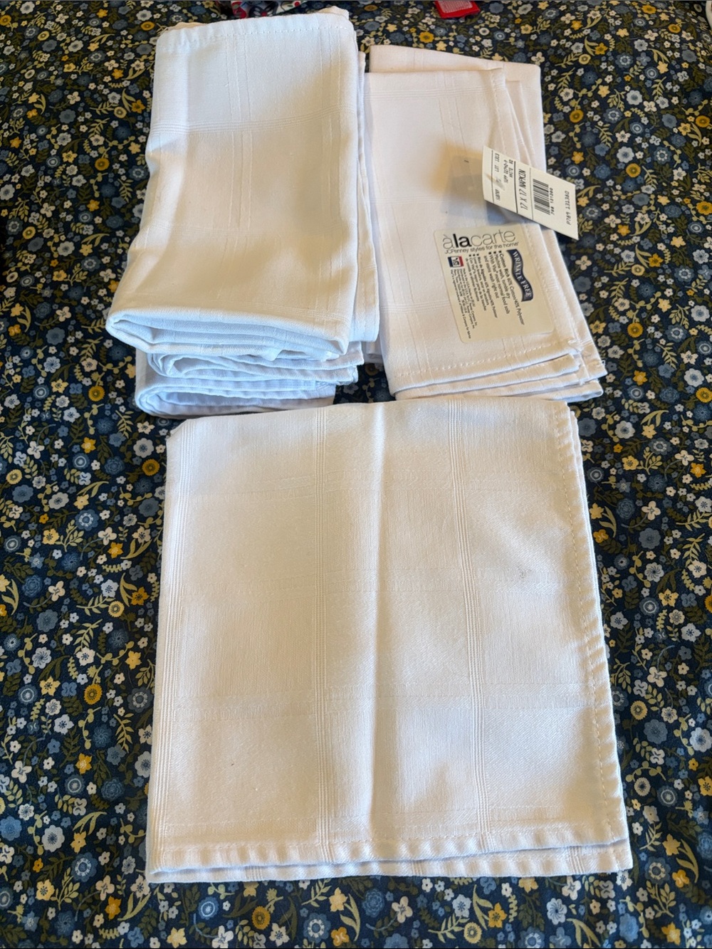 JCPenney white napkins x8